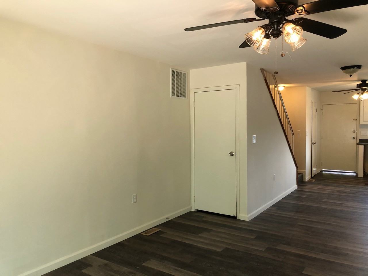 511 Carrollton Dr - Photo 2 of 15