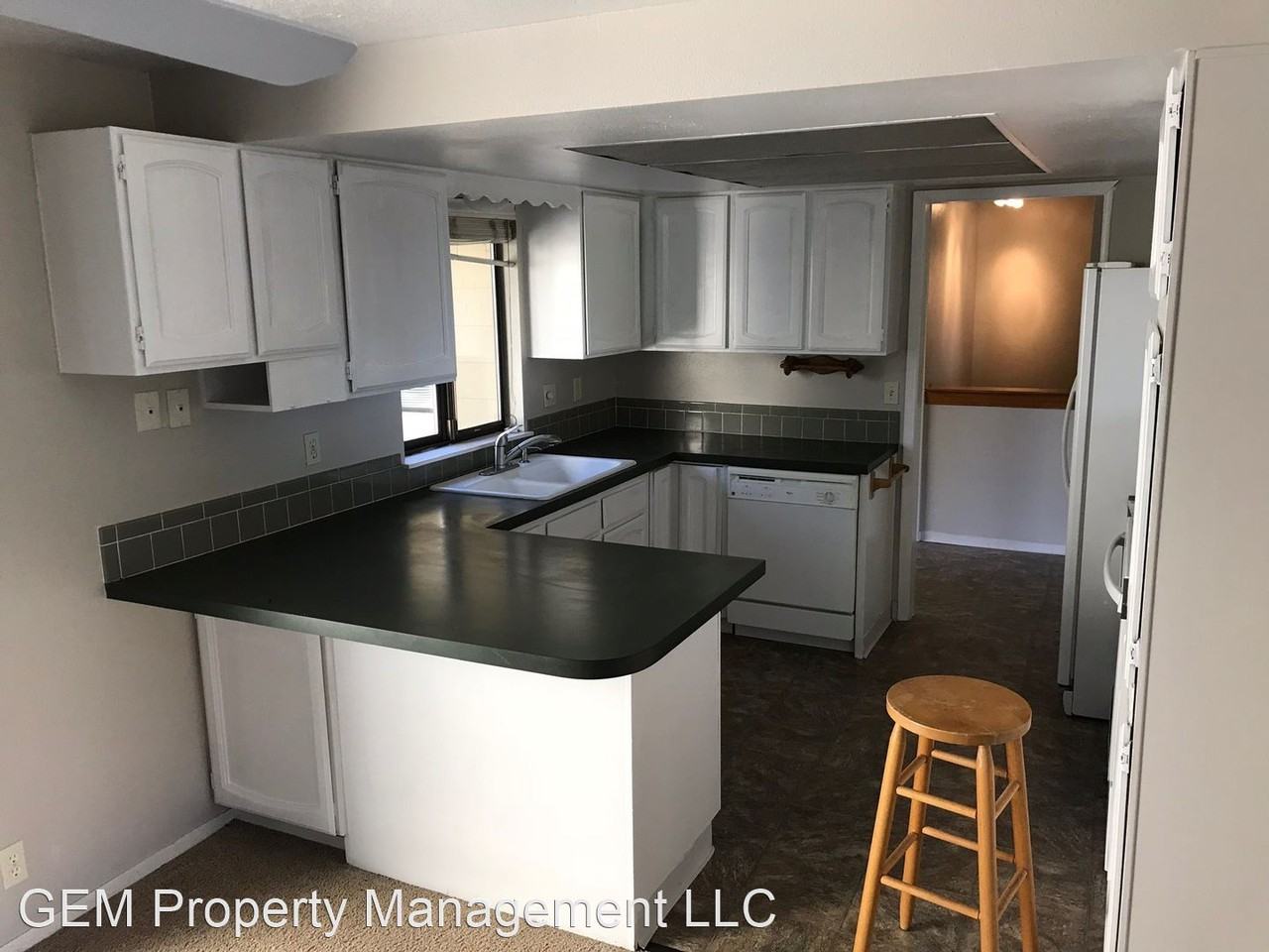 5025 N Bitterbrush Dr - Photo 2 of 10