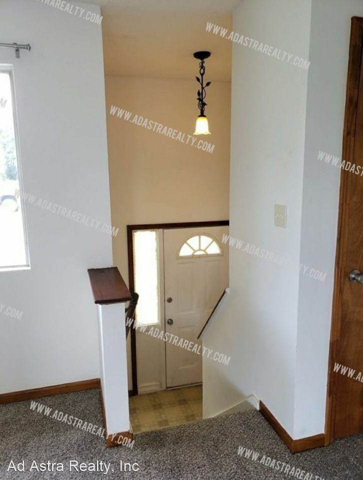 3236 N 84th Ter - Photo 2 of 4