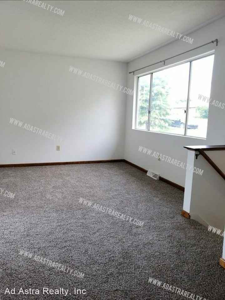 3236 N 84th Ter - Photo 3 of 4