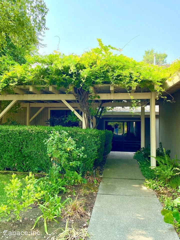 3204 Shelter Cove Ave - Photo 2 of 26