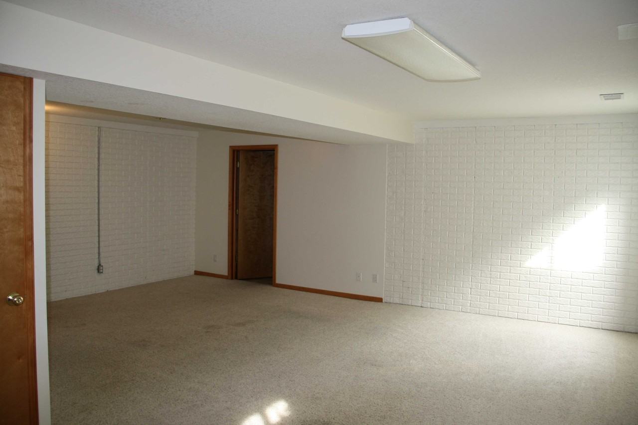 4803 Russell St - Photo 2 of 22