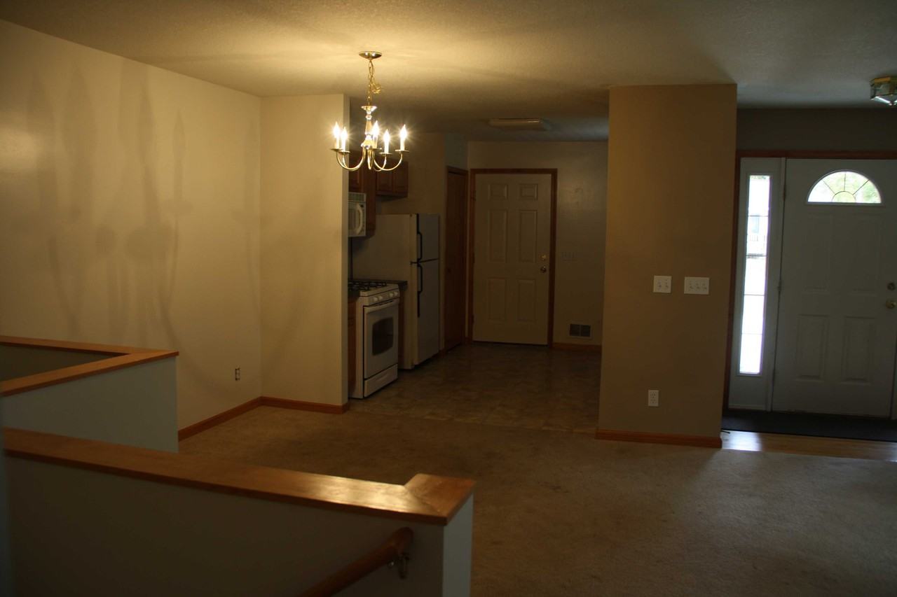 4803 Russell St - Photo 3 of 22