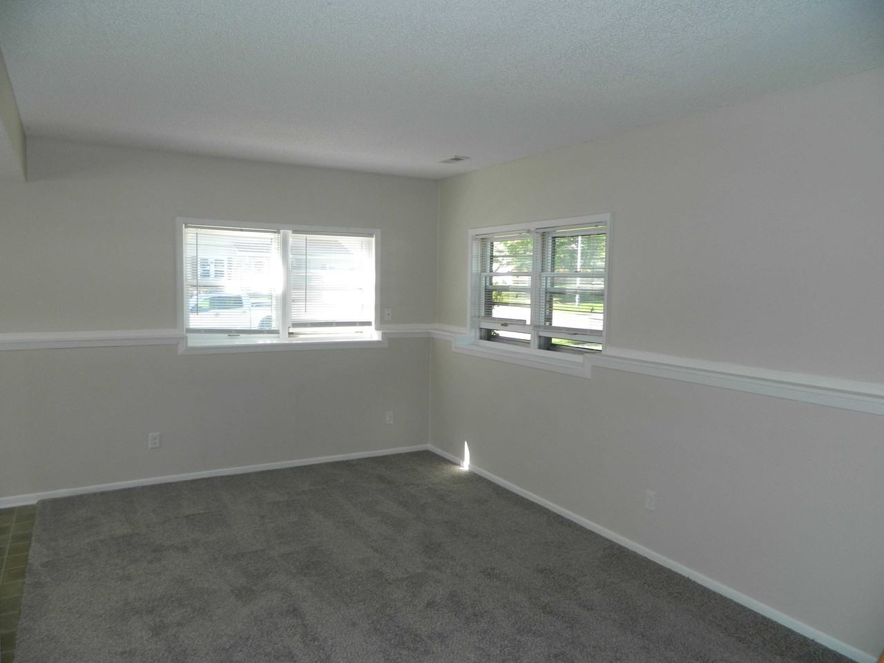 703 11th Ave Nw - Photo 2 of 19