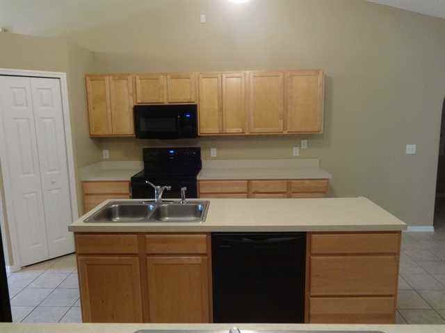 4090 Broad Creek Ln - Photo 3 of 15