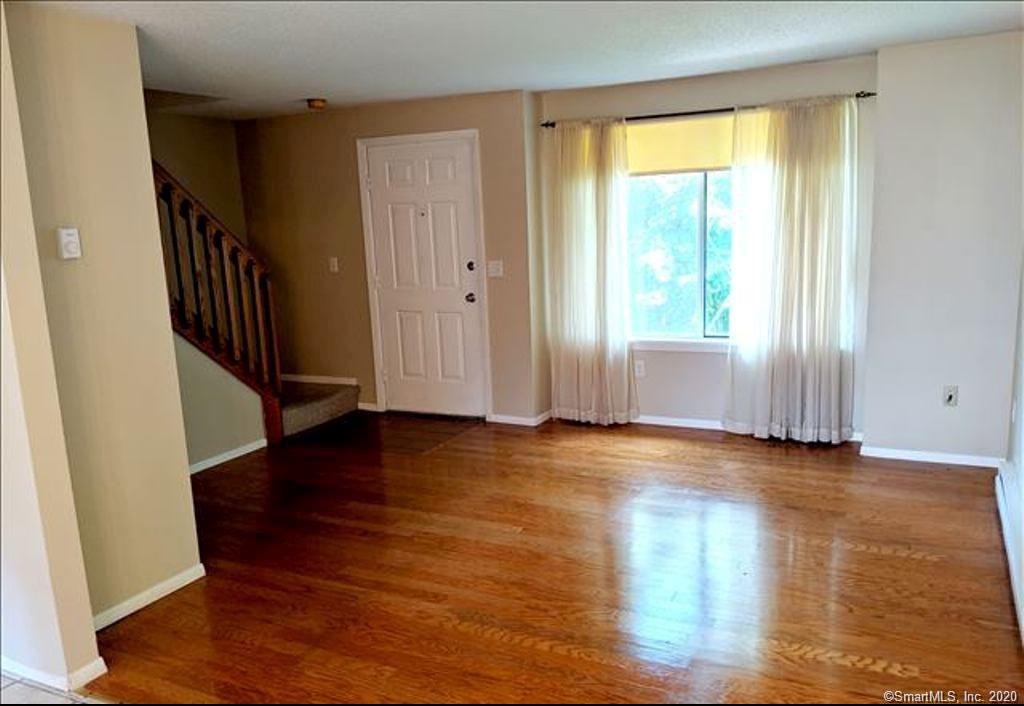 172 Scott Ave - Photo 3 of 15