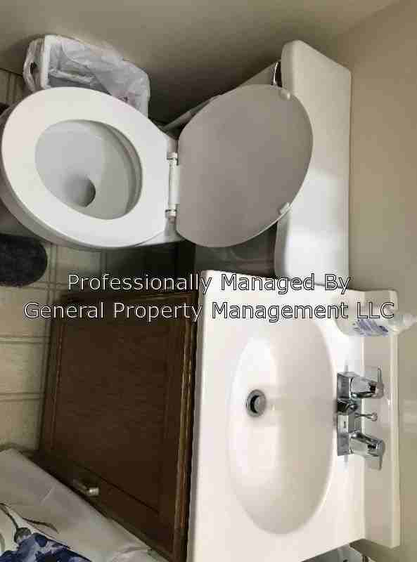 1219 1/2 State St - Photo 2 of 10