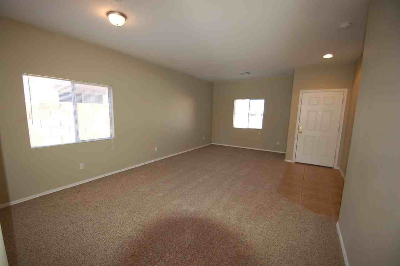 5435 W Shumway Farm Rd - Photo 2 of 9