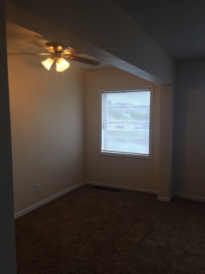 1810 1/2 State St. #5 - Photo 3 of 7