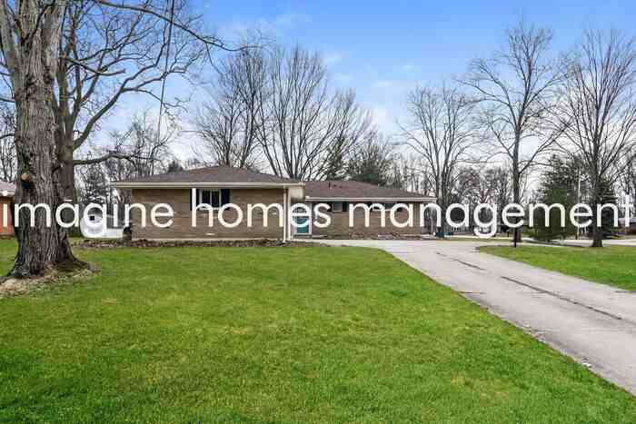 1448 Bruce Rd - Photo 3 of 13