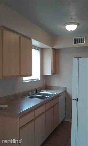 703 Gaytha Cir - Photo 3 of 6