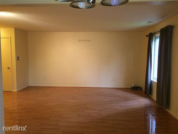 N9 Avon Dr - Photo 3 of 8