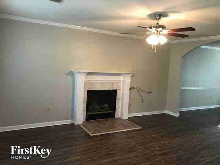 9373 Bryant Trent Blvd - Photo 2 of 15