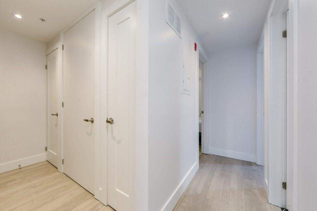 1557 Bloor W - Photo 2 of 20