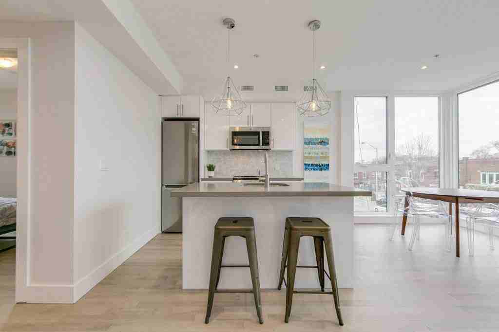 1557 Bloor W - Photo 3 of 20