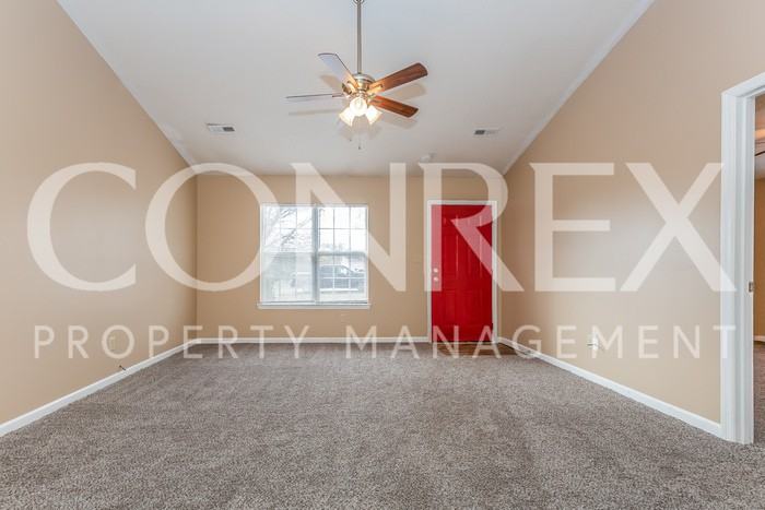 125 Cassia Dr - Photo 3 of 9