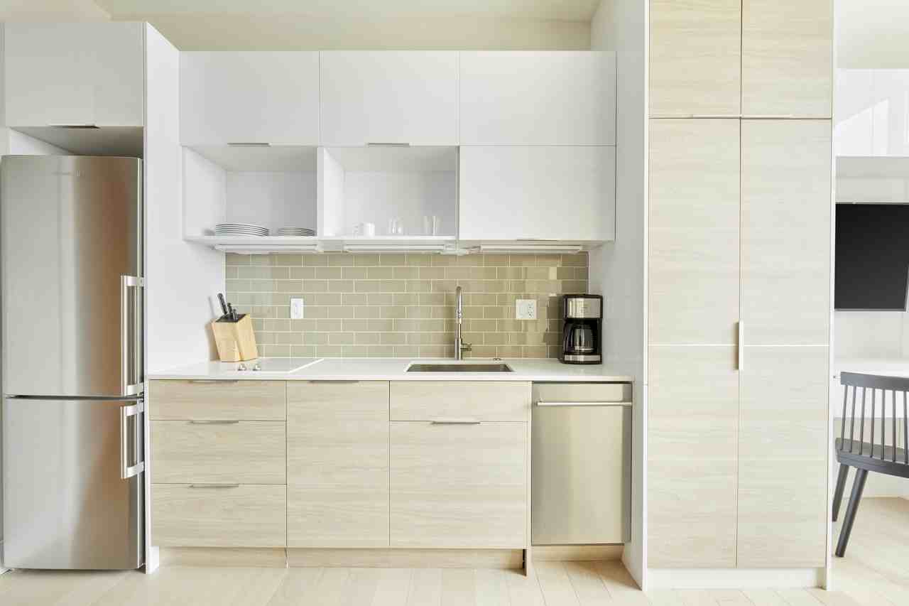 313 Race Street - Photo 3 of 37