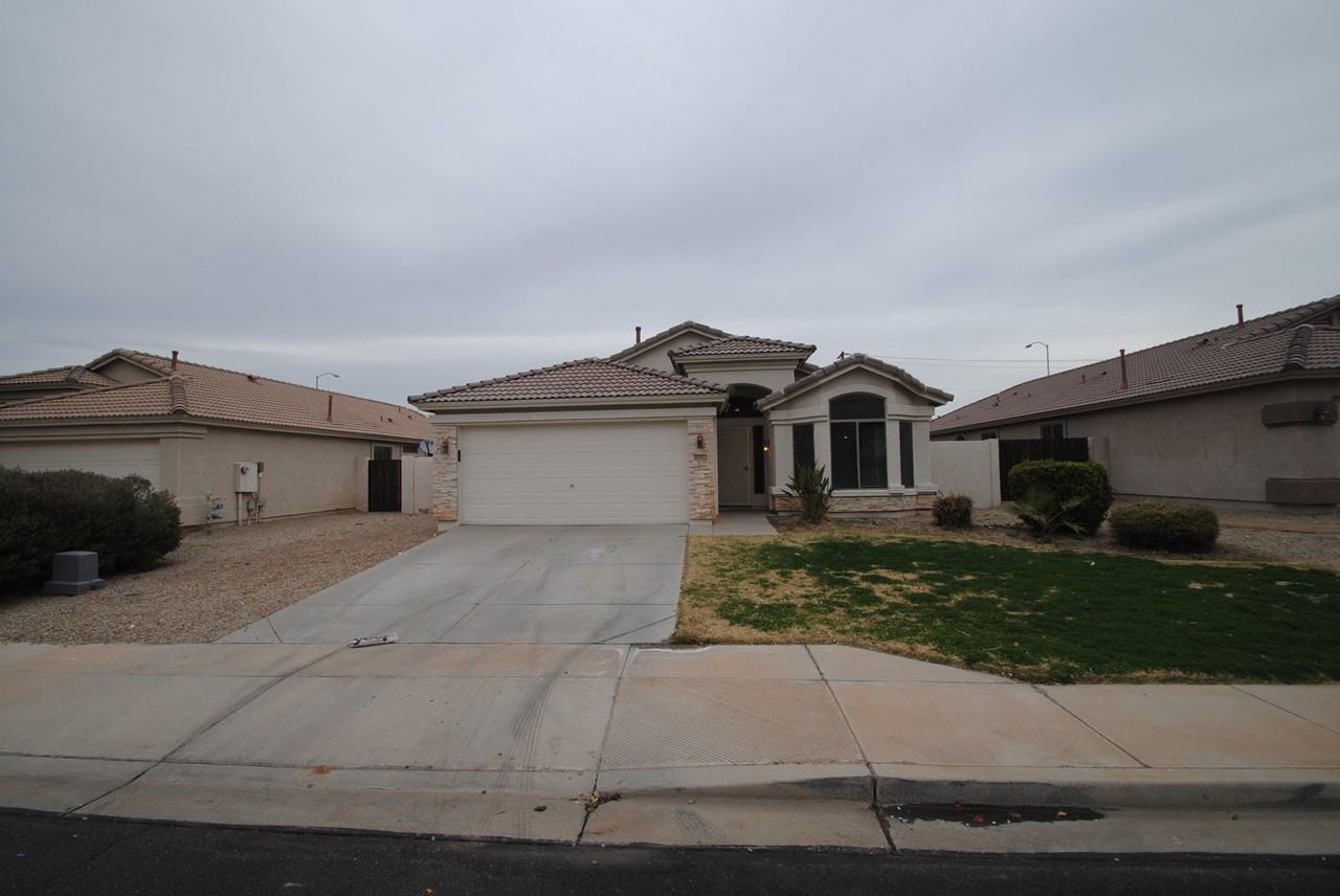 8602 E Meseto Ave - Photo 2 of 15