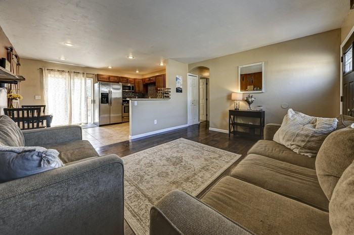 2256 Pepperwood Dr - Photo 3 of 30