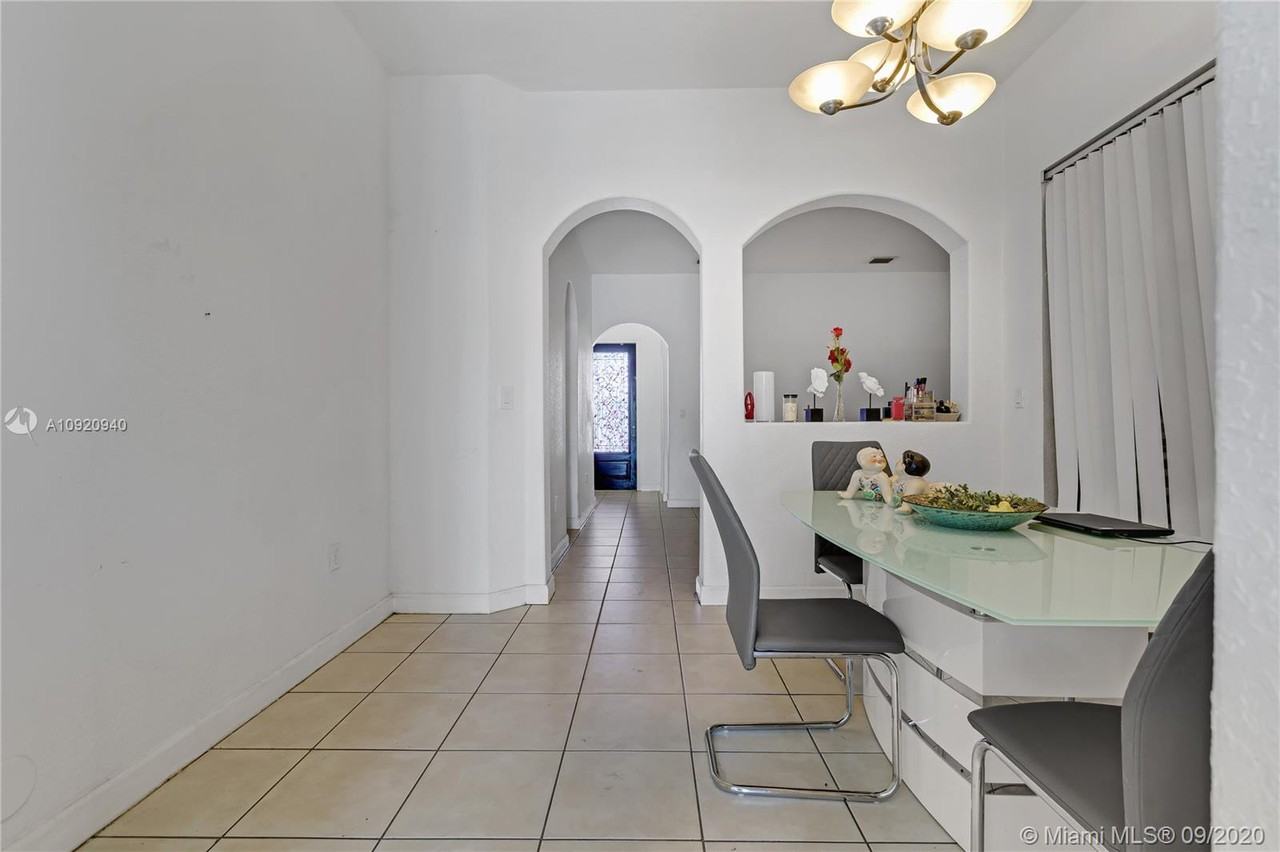 18337 Northwest 89th Avenue - Photo 2 of 11