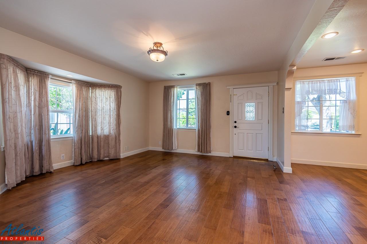 498 Marshall Avenue - Photo 3 of 17