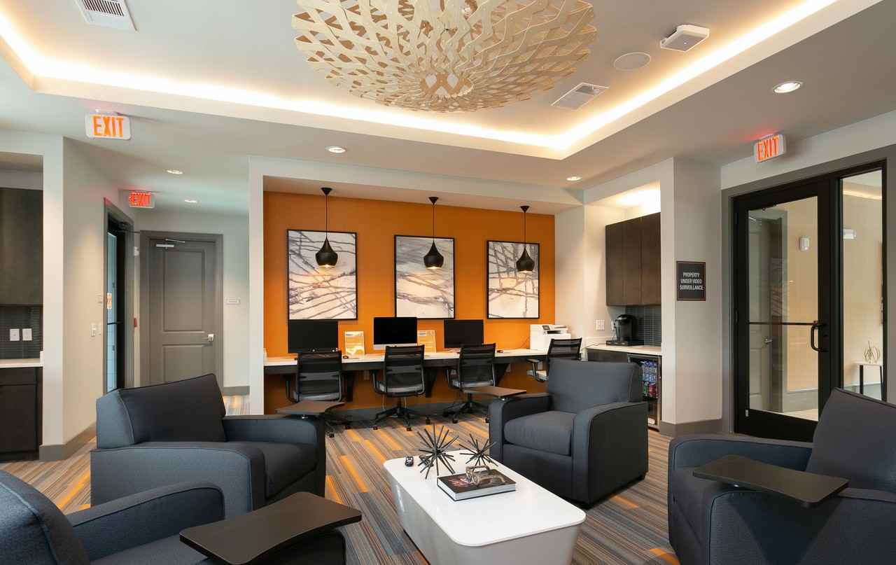 Integra Twenty Four - Photo 3 of 34