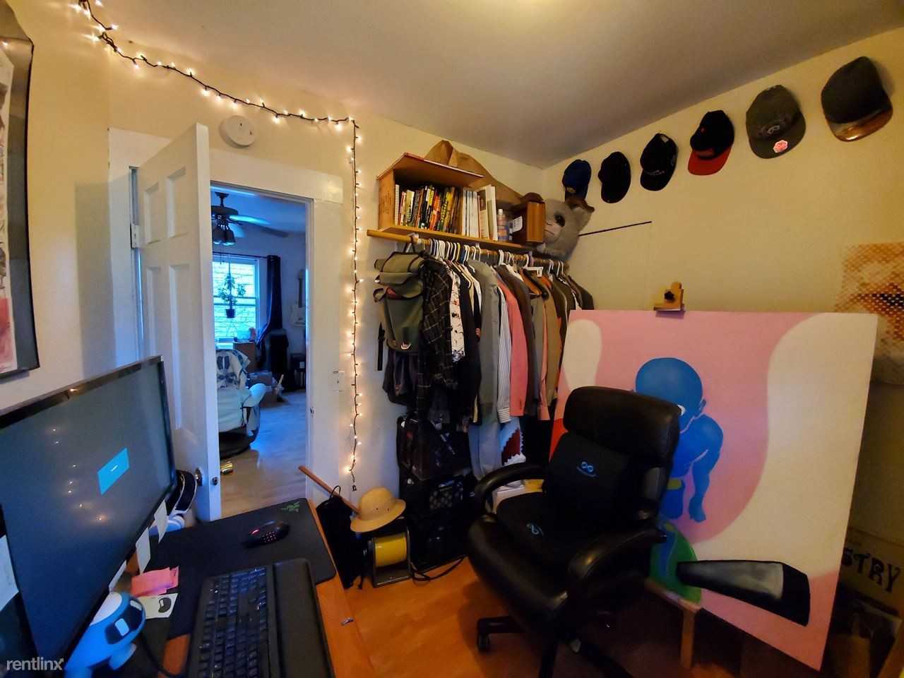 947 Williamson St - Photo 3 of 10