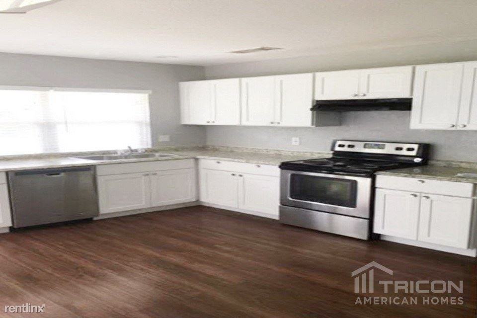 9415 Stones River Dr - Photo 3 of 7