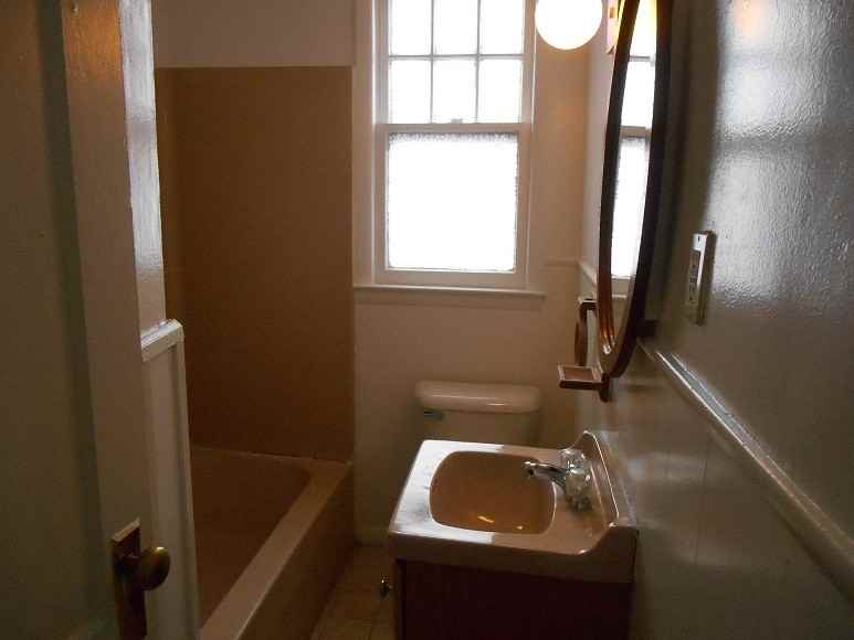 983-985 Lindley St - Photo 3 of 13