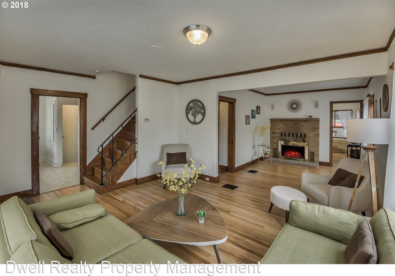 5035 Se Steele St - Photo 3 of 23