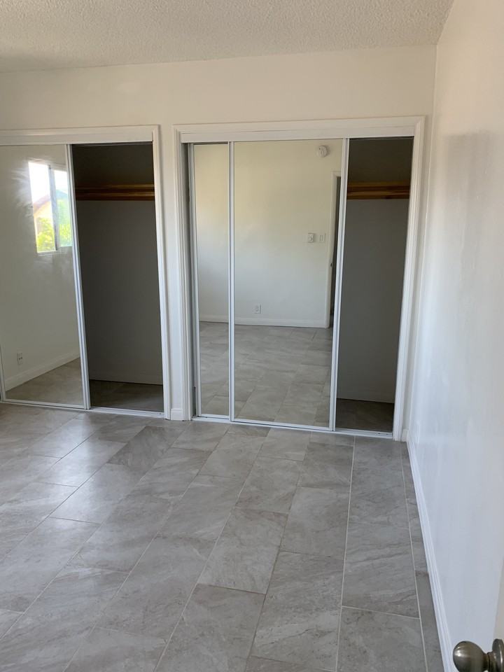 5118 W 20th St - Photo 2 of 12