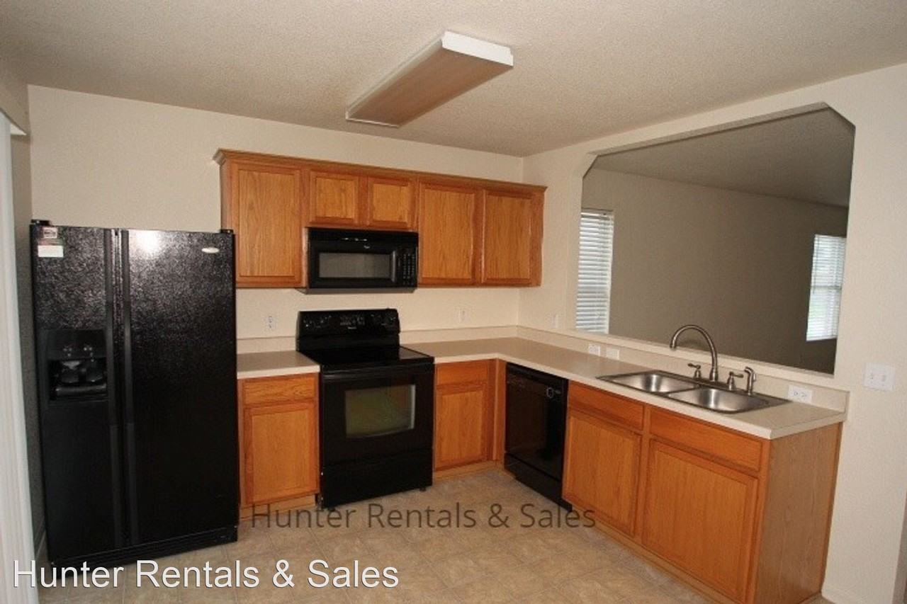3405 Starfish Dr - Photo 3 of 8
