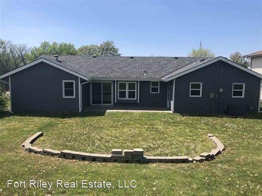 602 Knollwood St - Photo 2 of 8