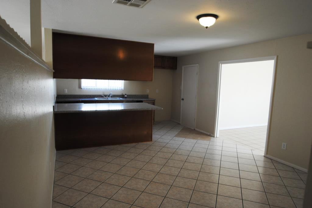 4331 W Cheery Lynn Rd - Photo 3 of 13