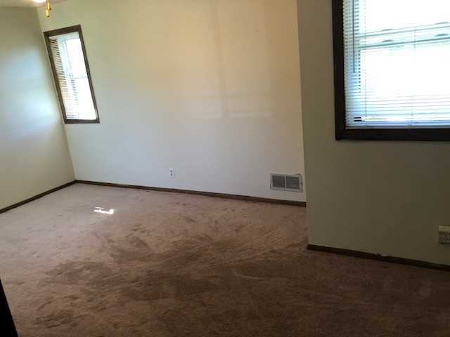 701 Tyler St Ne - Photo 3 of 7