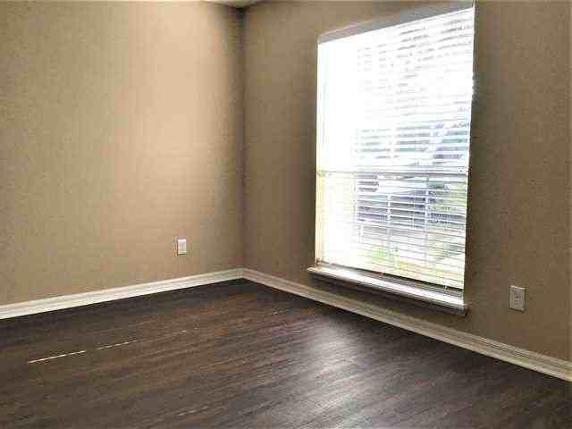 1461 Whooping Dr - Photo 3 of 15