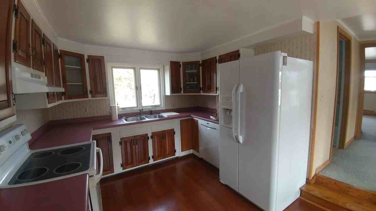 129 Elm St 2nd Fl - Photo 3 of 17