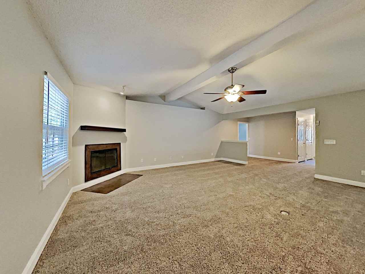 8346 Lakemont Dr - Photo 3 of 17