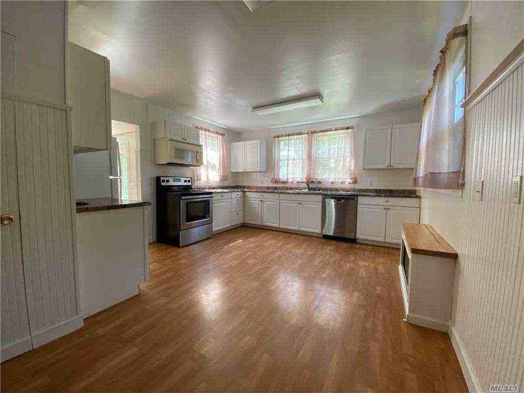 104 Lake Ave - Photo 2 of 13