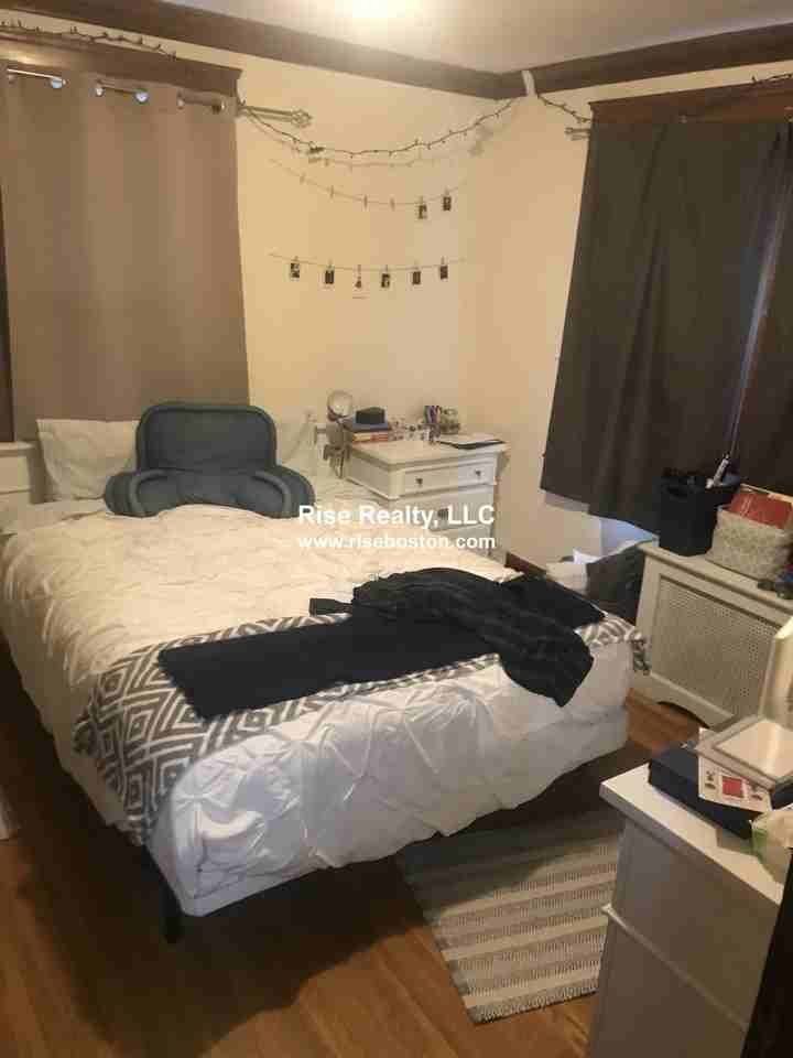 14 Lake St - Photo 2 of 17