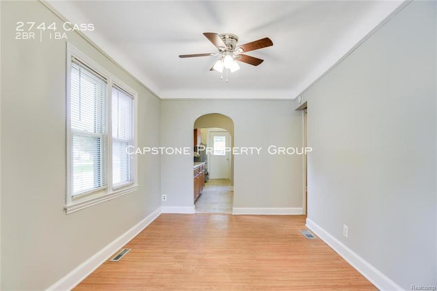 2744 Cass St - Photo 3 of 14