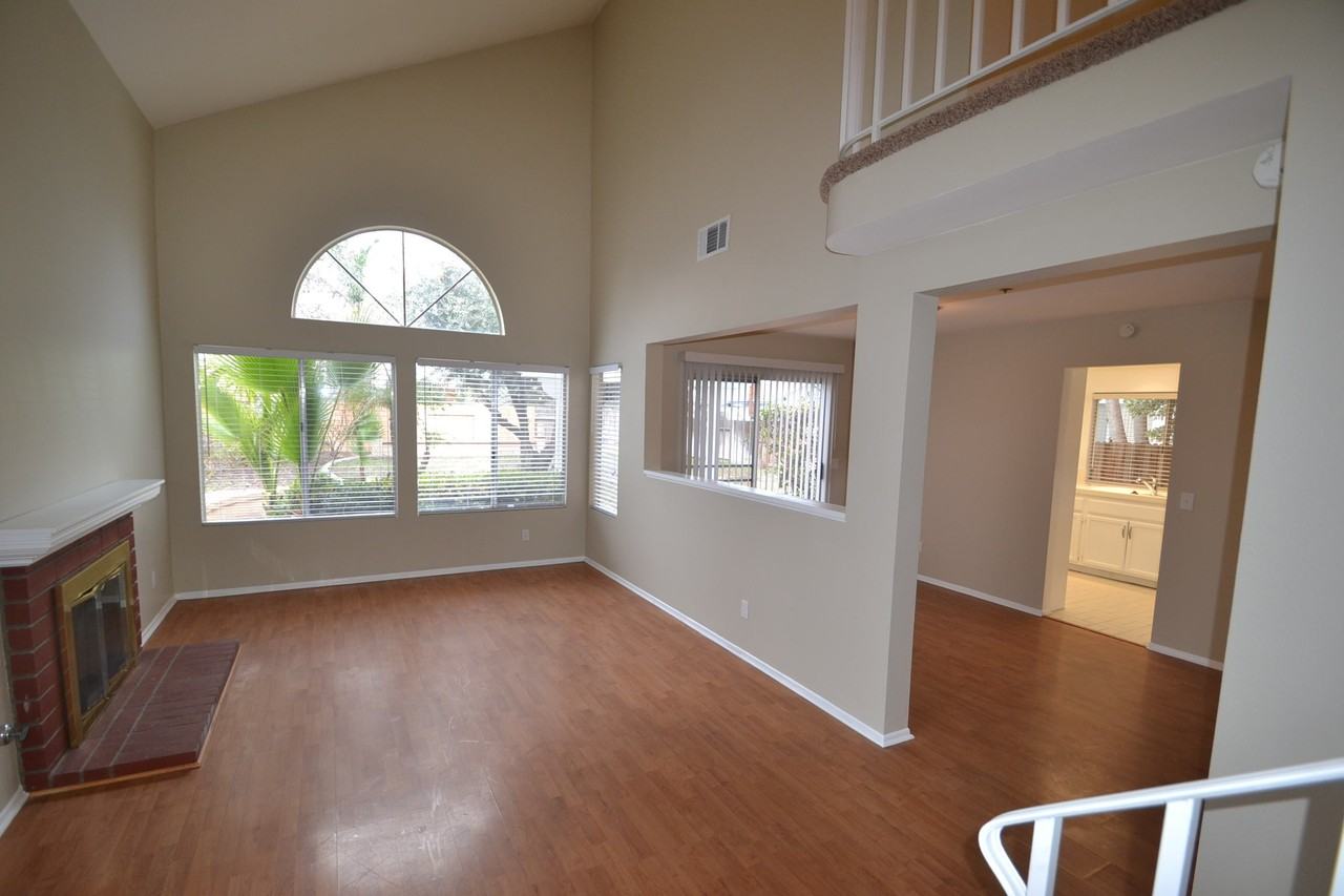 15049 Fuchsia Ct - Photo 3 of 8