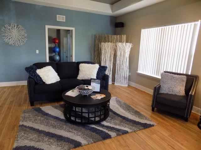 321 Quail Rd - Photo 3 of 8