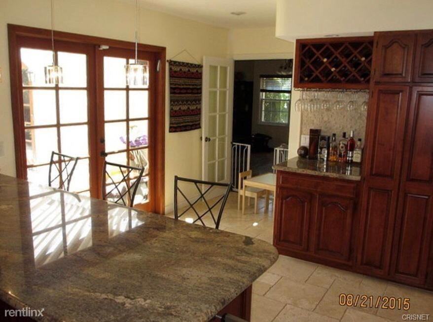 5017 Rubio Ave - Photo 3 of 11