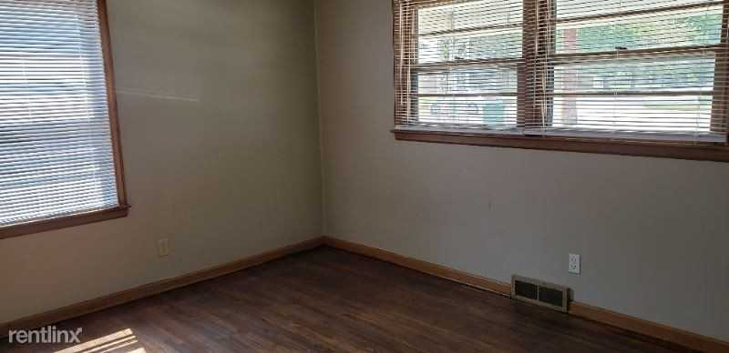 3332 N Amidon Ave - Photo 2 of 11