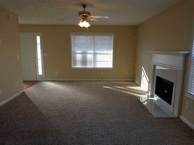 125 Sanders Walk - Photo 2 of 20