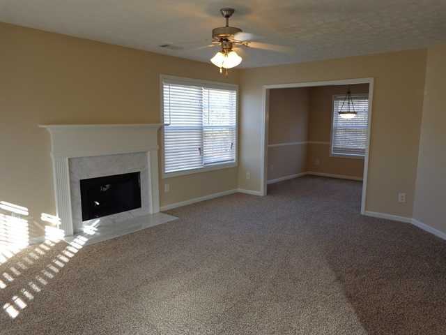 125 Sanders Walk - Photo 3 of 20