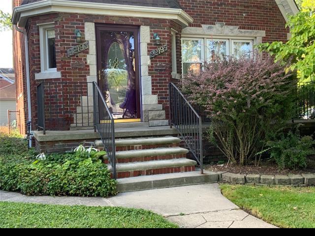 22195 Beech St - Photo 2 of 22