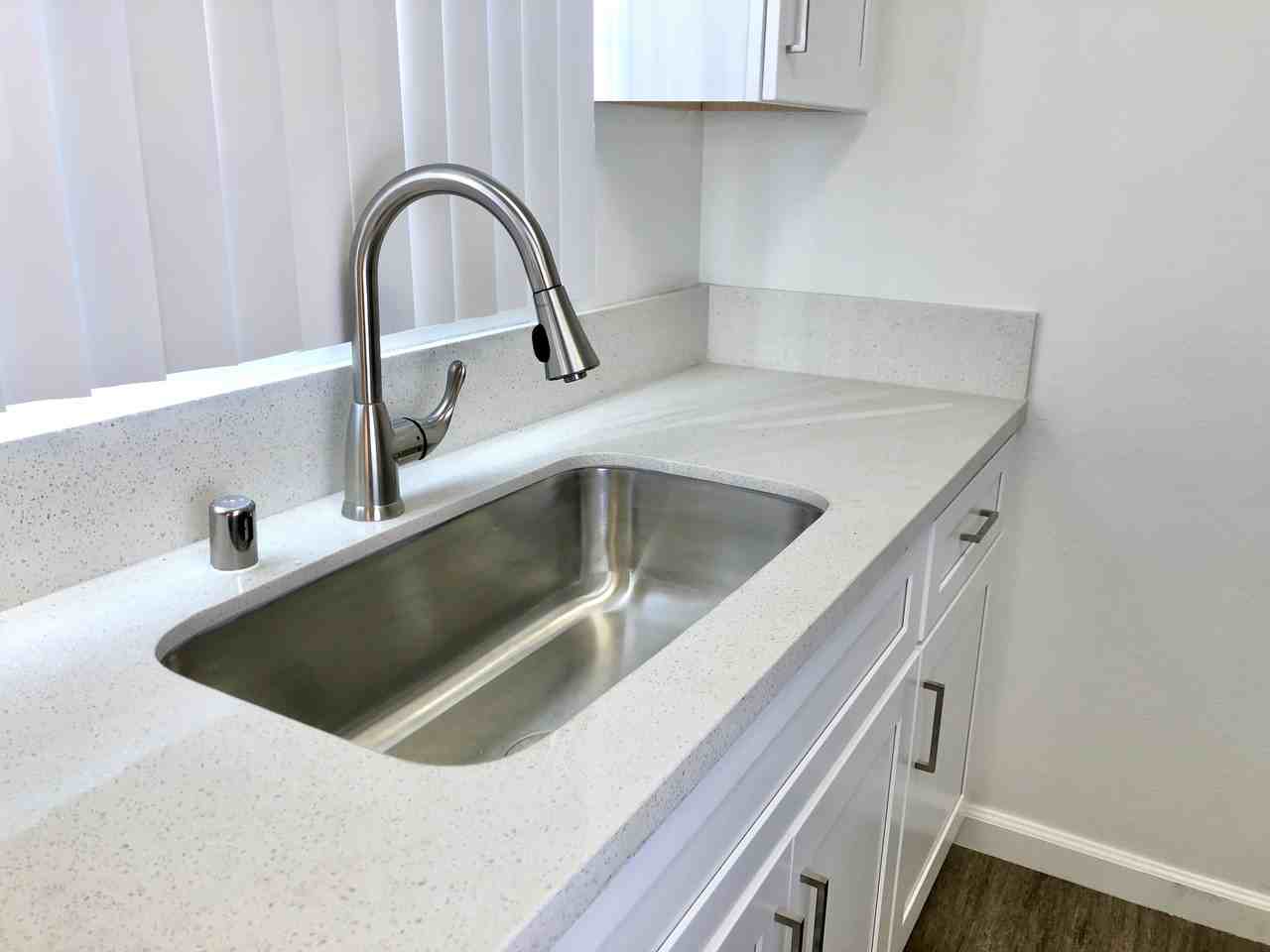 425 South Alexandria Ave - Photo 2 of 21