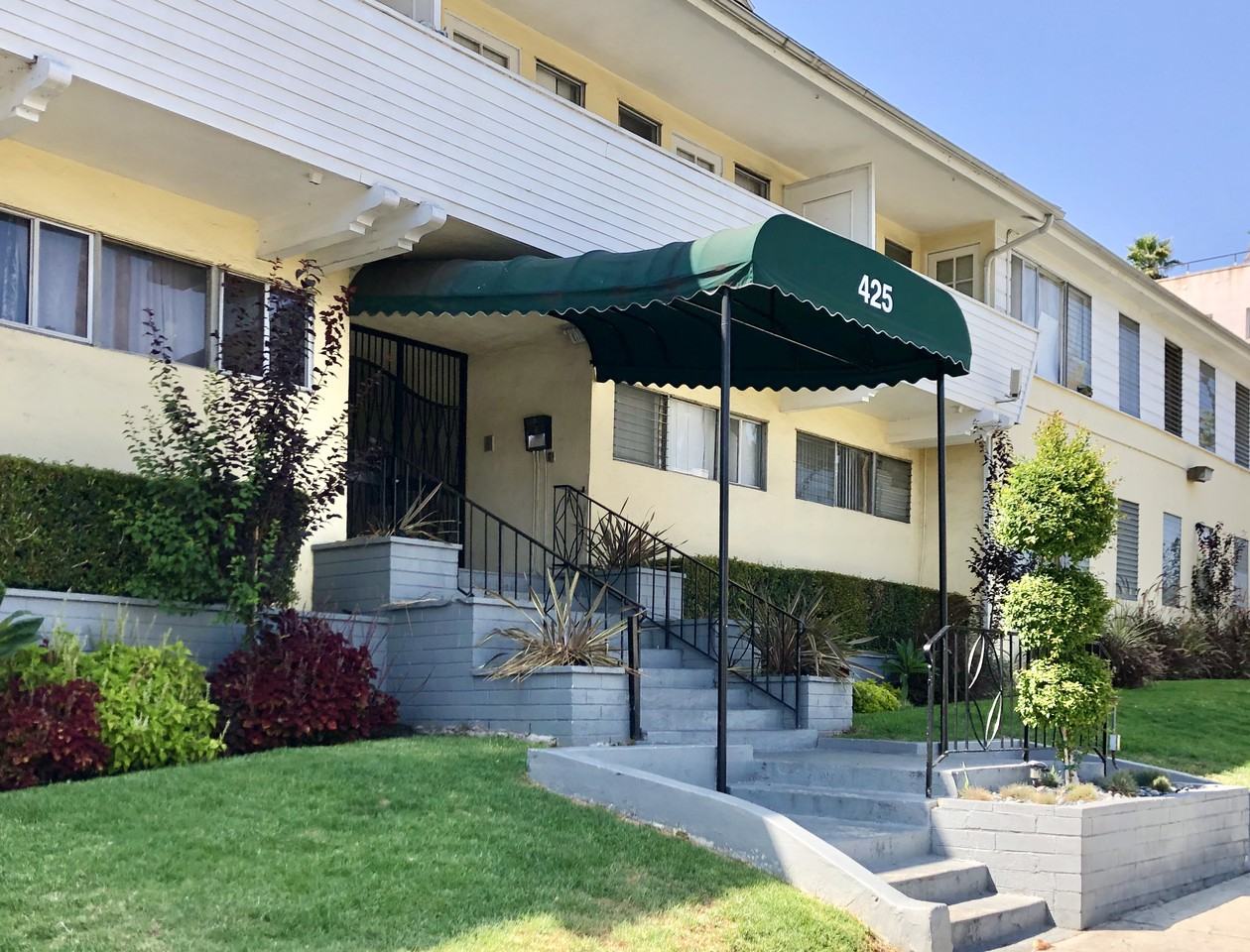 425 South Alexandria Ave - Photo 5 of 21